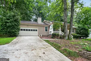 8198 Rockbridge Rd, Lithonia, GA 30058 - Photo 2