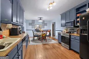 8198 Rockbridge Rd, Lithonia, GA 30058 - Photo 14