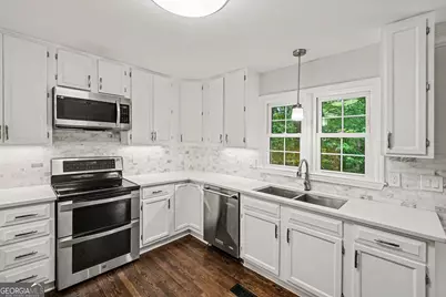 810 Deep Lake Drive NW, Kennesaw, GA 30144 - Photo 8