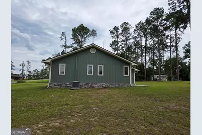 221 Collins Street, Lyons, GA 30436 - Photo 2