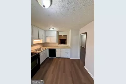 8513 Pineland Drive, Jonesboro, GA 30238 - Photo 6