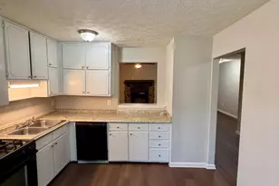 8513 Pineland Dr, Jonesboro, GA 30238 - Photo 6