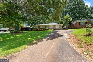 1732 E Mercer Dr, Griffin, GA 30223 - Photo 2