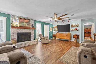 412 Pierce Street, Jesup, GA 31545 - Photo 2