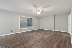 2595 Fieldstone View Ln SE, Conyers, GA 30013 - Photo 6