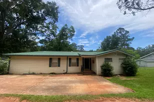 388 E Pine Lake Dr, West Point, GA 31833 - Photo 2