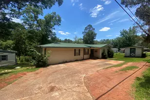 388 E Pine Lake Dr, West Point, GA 31833 - Photo 1