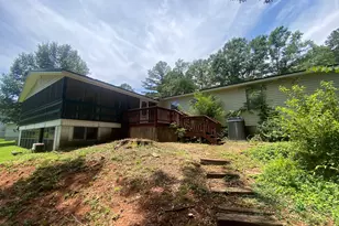 388 E Pine Lake Dr, West Point, GA 31833 - Photo 10