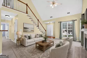 315 Cloverwood Dr, Fayetteville, GA 30215 - Photo 2