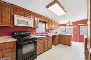 654 Black Horse Run, Martin, GA 30557 - Photo 10
