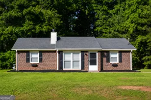 1046 Country Club Rd, Newnan, GA 30263 - Photo 1