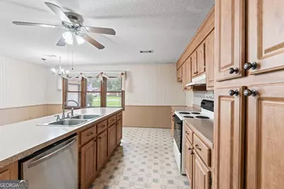 115 Foxfire Drive, Warner Robins, GA 31093 - Photo 12