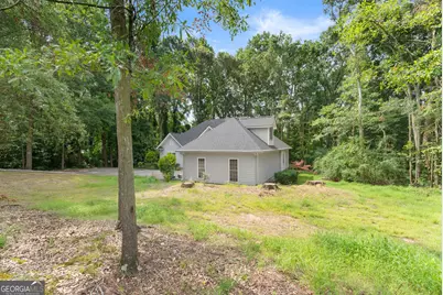 393 Brookwood Drive, Lavonia, GA 30553 - Photo 4