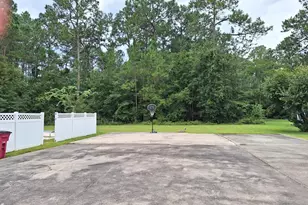 210 Pineview Ave, Baxley, GA 31513 - Photo 10
