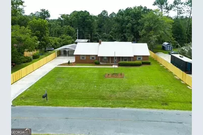 133 English Street E, Douglas, GA 31535 - Photo 1