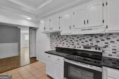 477 Fairlane Circle NW, Atlanta, GA 30331 - Photo 4