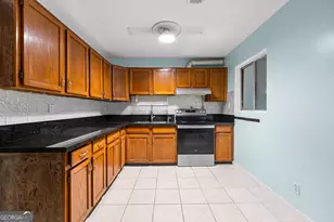 1025 Lynwood Pl, Forest Park, GA 30297 - Photo 6
