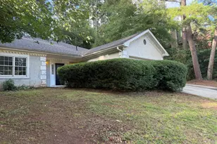 2021 Huntcliff Dr, Lawrenceville, GA 30043 - Photo 2