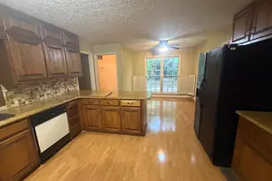 2021 Huntcliff Dr, Lawrenceville, GA 30043 - Photo 6