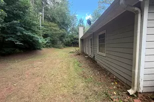 2021 Huntcliff Dr, Lawrenceville, GA 30043 - Photo 4