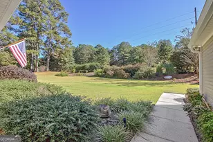 1040 Bob Smith Rd, Sharpsburg, GA 30277 - Photo 4