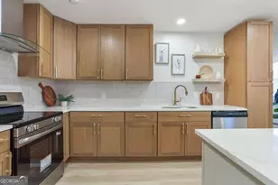 1217 E 34th St, Savannah, GA 31404 - Photo 12