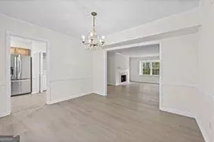 70 Chaumont Square NW, Atlanta, GA 30327 - Photo 10