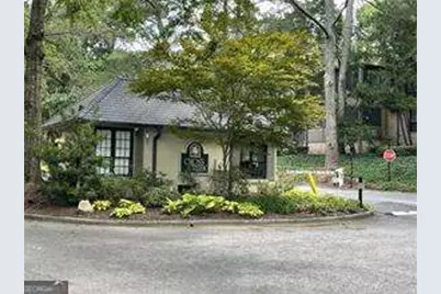 70 Chaumont Square NW, Atlanta, GA 30327 - Photo 32
