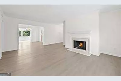 70 Chaumont Square NW, Atlanta, GA 30327 - Photo 6