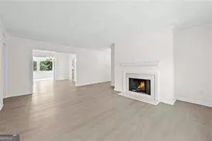 70 Chaumont Square NW, Atlanta, GA 30327 - Photo 6