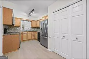 70 Chaumont Square NW, Atlanta, GA 30327 - Photo 12