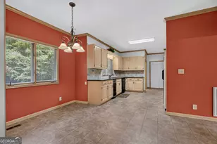 413 Ashford Cir, Lagrange, GA 30240 - Photo 14
