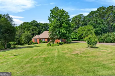 413 Ashford Circle, Lagrange, GA 30240 - Photo 2