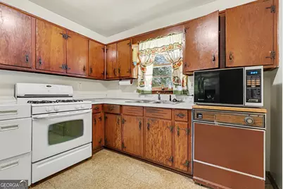 7019 Lakeview Lane, Peachtree Corners, GA 30360 - Photo 12