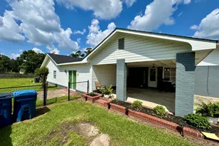 302 W 9th St, Vidalia, GA 30474 - Photo 6
