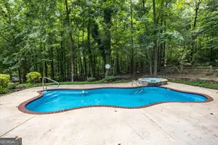 201 Manor Ct, Forsyth, GA 31029 - Photo 2