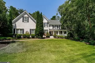 705 Clubside Dr, Roswell, GA 30076 - Photo 2