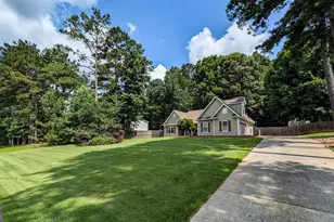 135 Cold Harbor Ct, Sharpsburg, GA 30277 - Photo 2
