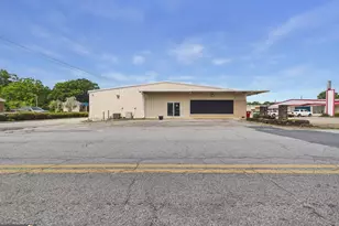 124 Commerce St, Bowdon, GA 30108 - Photo 1