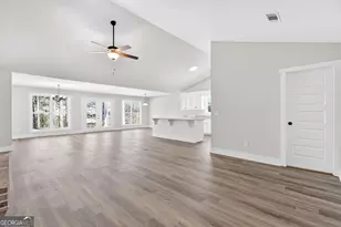 412 Seashell Ct, Statham, GA 30666 - Photo 4