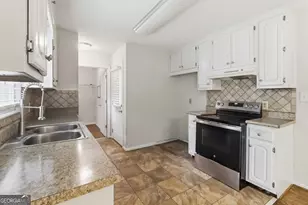 241 Rutledge Dr, Winder, GA 30680 - Photo 10