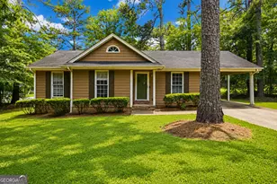 241 Rutledge Dr, Winder, GA 30680 - Photo 2