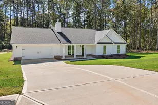 424 Seashell Ct, Statham, GA 30666 - Photo 2