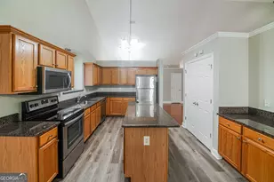 293 Hampton Oaks Cir, Villa Rica, GA 30180 - Photo 6