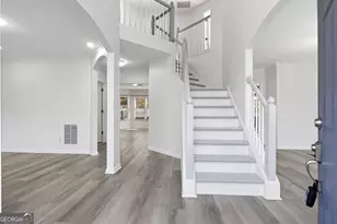 1150 River Overlook Dr, Lawrenceville, GA 30043 - Photo 2