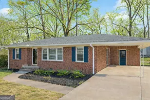 93 Hickory Cir, Toccoa, GA 30577 - Photo 2