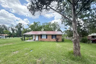 5 Lakeside Dr, Hazlehurst, GA 31539 - Photo 1