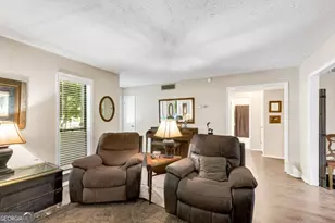 605 Dunbar Dr, Atlanta, GA 30338 - Photo 6