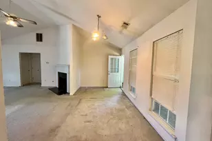 5781 Eagles Feather Ln, Riverdale, GA 30274 - Photo 4