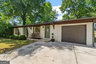 702 Burbank Dr SE, Smyrna, GA 30080 - Photo 2